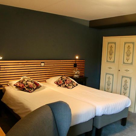 Hotel Restaurant De Roosterhoeve Roosteren ภายนอก รูปภาพ