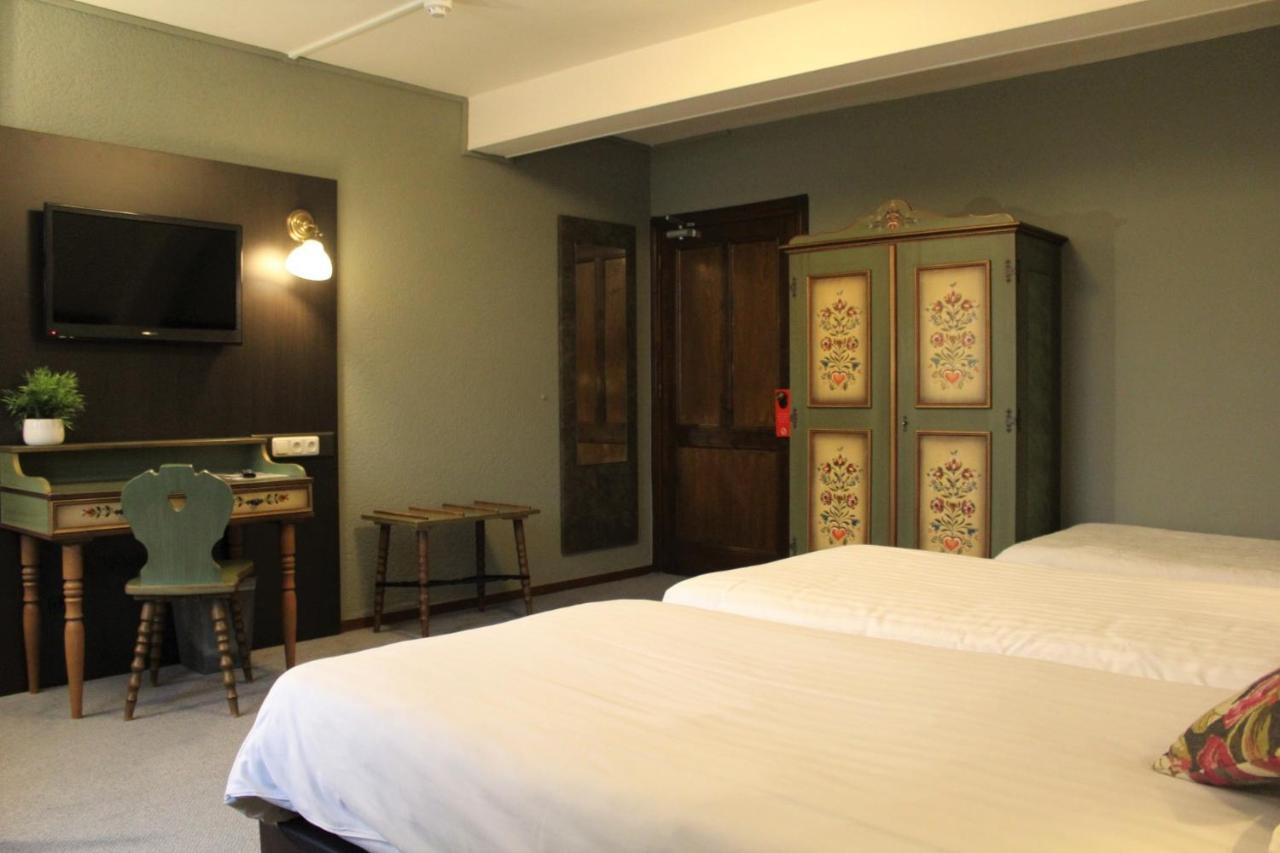Hotel Restaurant De Roosterhoeve Roosteren ภายนอก รูปภาพ