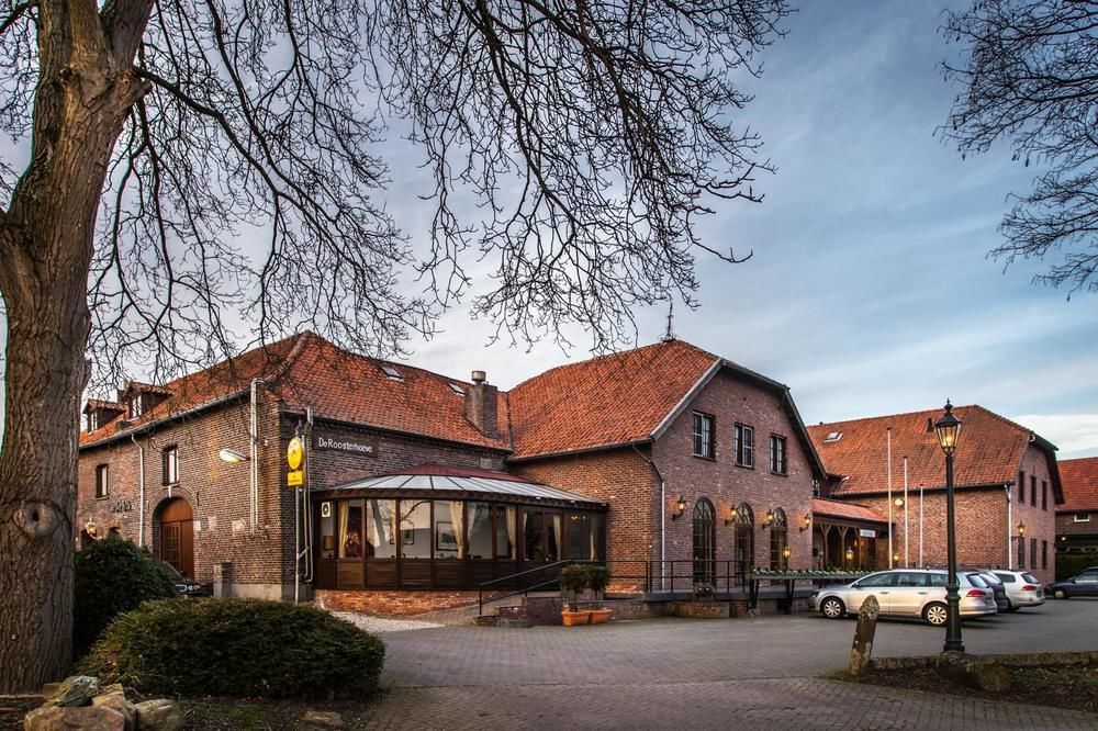 Hotel Restaurant De Roosterhoeve Roosteren ภายนอก รูปภาพ