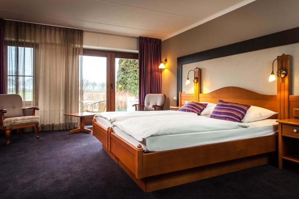 Hotel Restaurant De Roosterhoeve Roosteren ภายนอก รูปภาพ