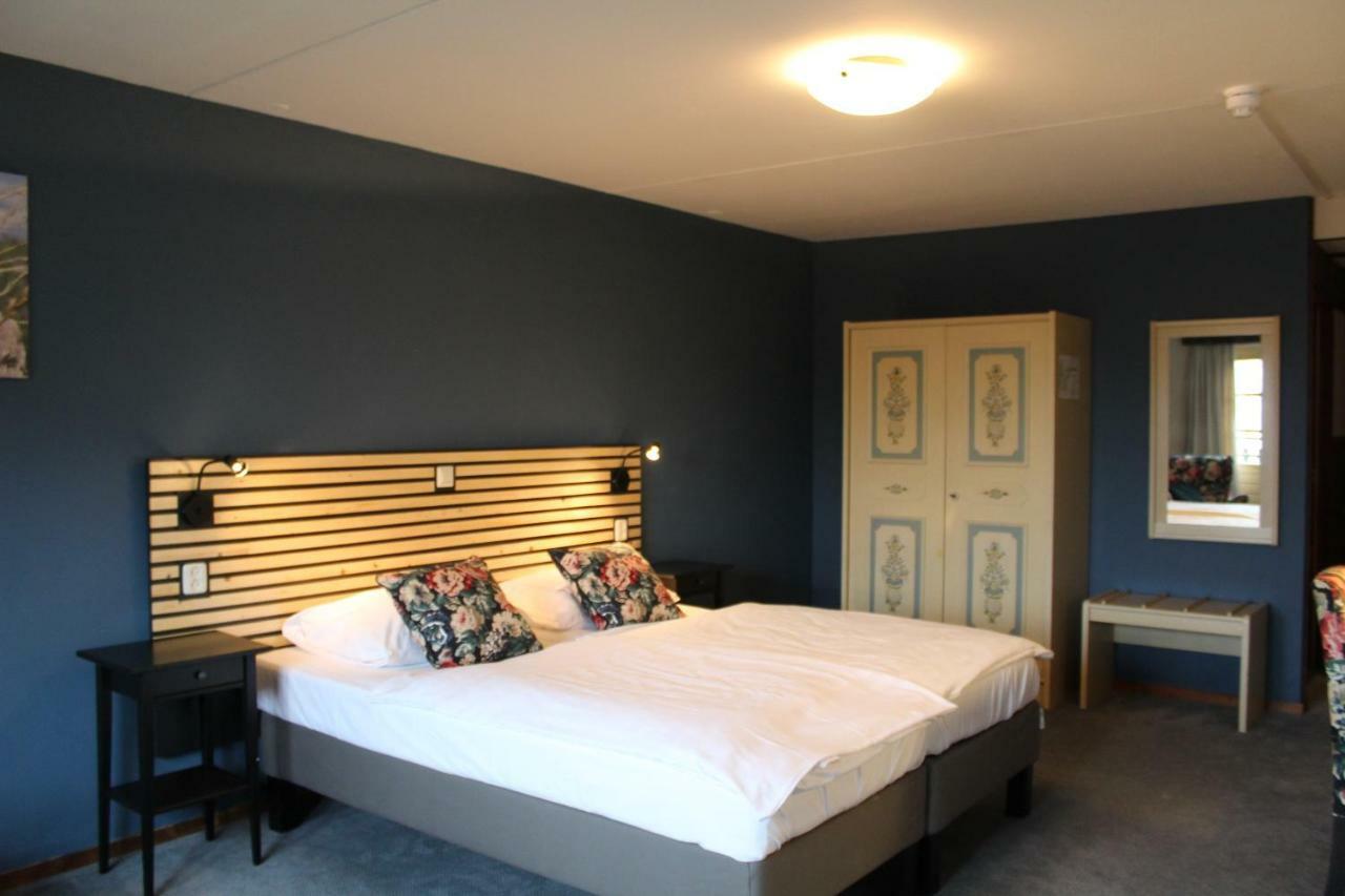 Hotel Restaurant De Roosterhoeve Roosteren ภายนอก รูปภาพ